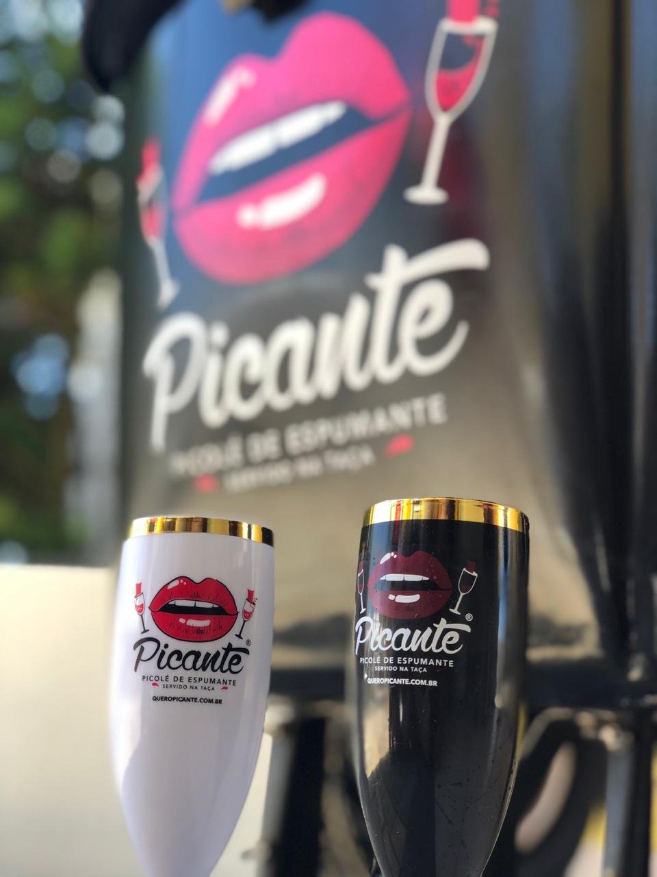 Copo personalizado em uso